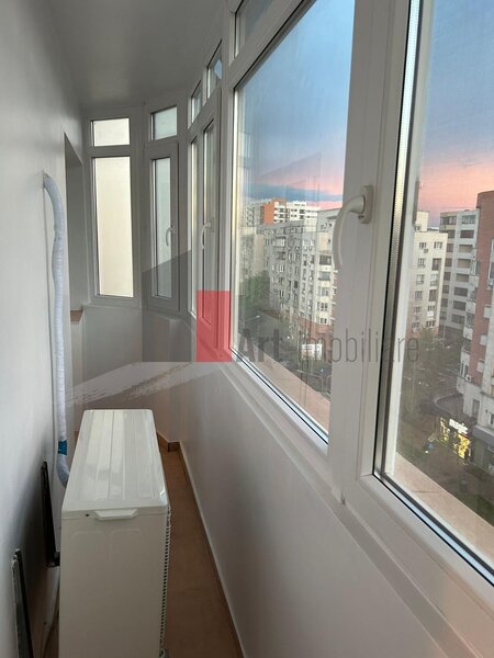 Calarasilor (ultracentral), apartament cu 2 camere de inchiriat.